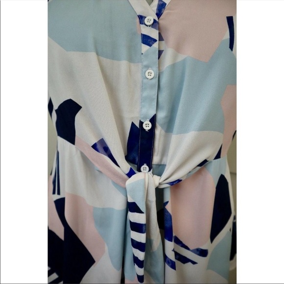 Torrid Multi Color Geometric Georgette Peplum Top - Picture 2 of 3